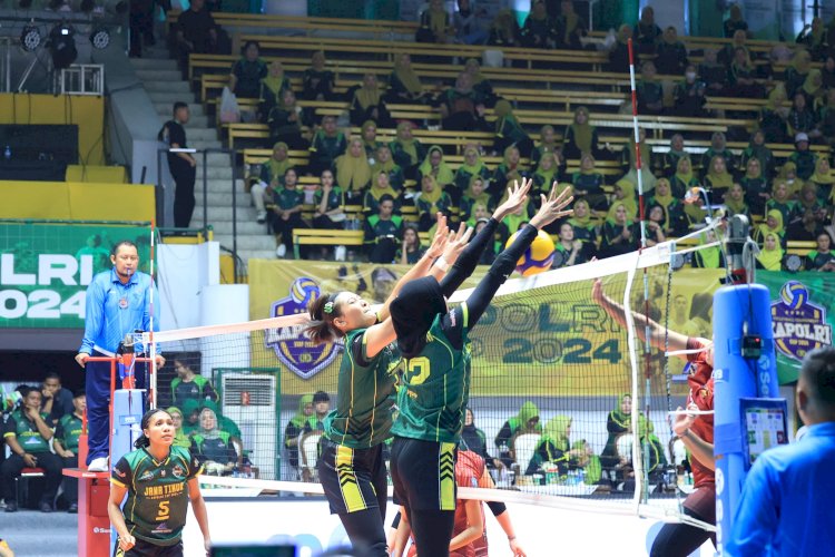 Tim Voli Putra Putri Polda Jatim Raih Kemenangan Perdana Kapolri Cup 2024 di Gresik